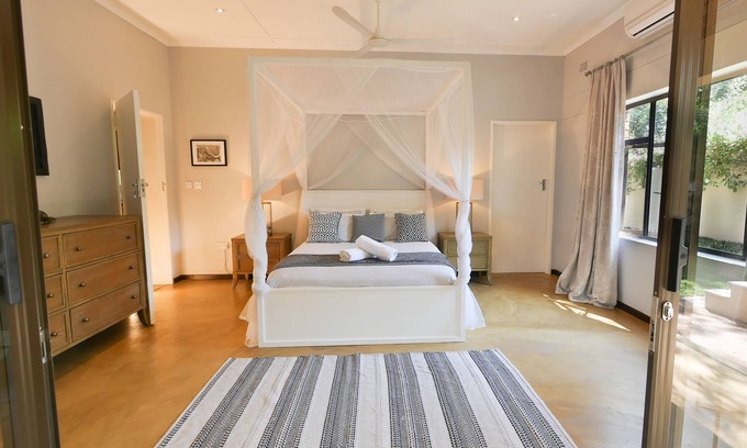 Victoria Falls House | Private Spacious Cottage in Victoria Falls