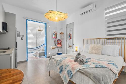 Sagrado Corazon Apartment | Private Spanish-Balcony Studio in Santurce MM1