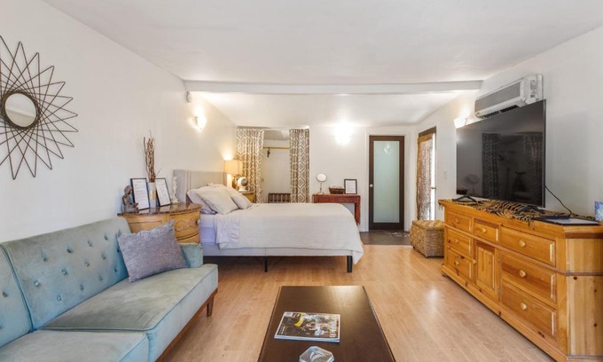 Studio City House | Private Studio City Guest House