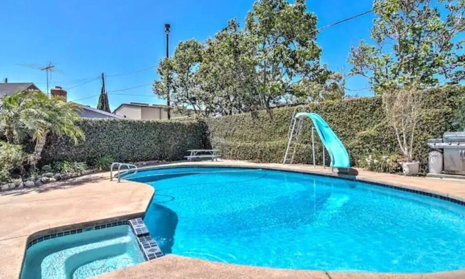 Southwest Anaheim Apartment | Private studio with pool, kid-friendly
