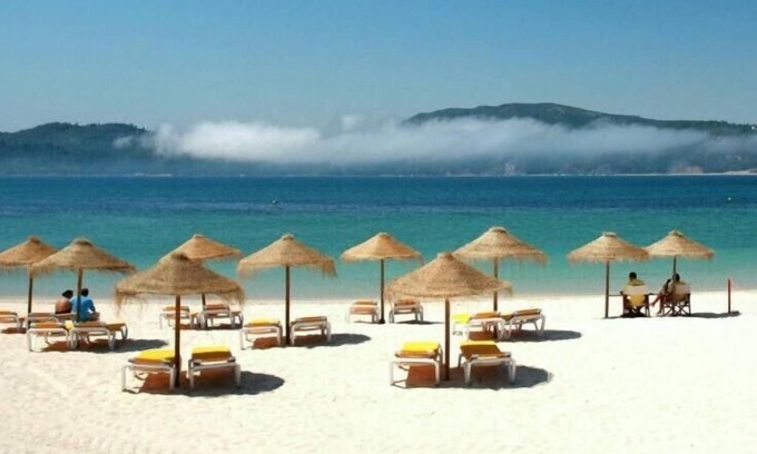 Carvalhal Apartment | Private Suite at Hotel Aqualuz 2/4 hotel service included 50 mt beach