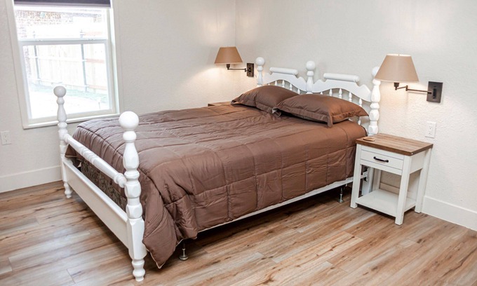 Enid Cabin | Private Sunset Lodge Suite w/Whirlpool Tub +View!