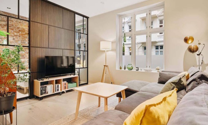 Bergenhus Apartment | Private terrace - 600 meters to Bryggen - Modern