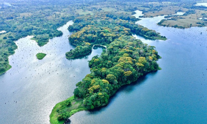 Colon Villa | Private Tropical Paradise on Lake Gatun. Panama Canal