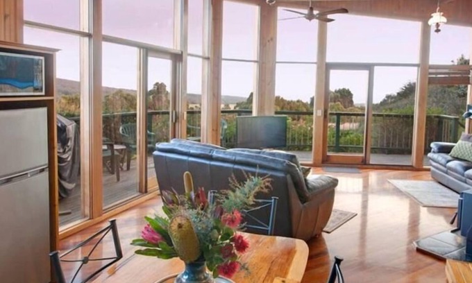 Johanna Cottage | Private Two Bedroom Cottage