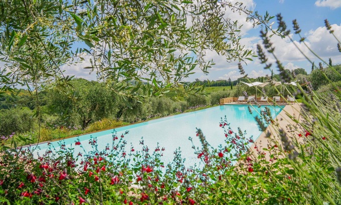 Montepulciano Villa | Private Villa with sauna, hot tub, A/C, WIFI, private pool, TV, veranda, close to Montepulciano