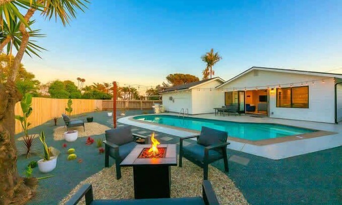 North Clairemont House | Private Villa Poolside Oasis 15 Min to Everything!