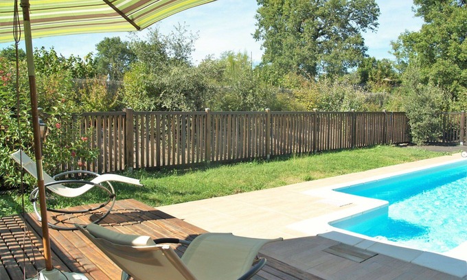 Loupiac House | Private Villa with private pool, A/C, WIFI, TV, terrace, pets allowed, panoramic view, parking