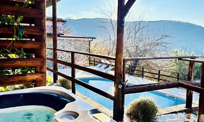 Cicerale Villa | Private Villa with Hot Tube & Pool