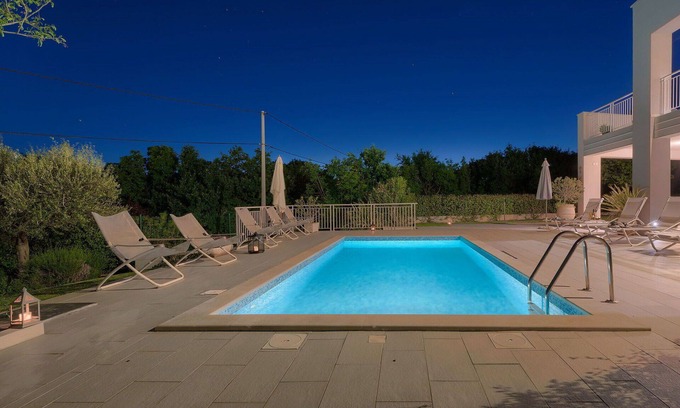 Stanisovi Villa | Private Villa with private pool, WIFI, A/C, TV, terrace, pets allowed, panoramic view, parking