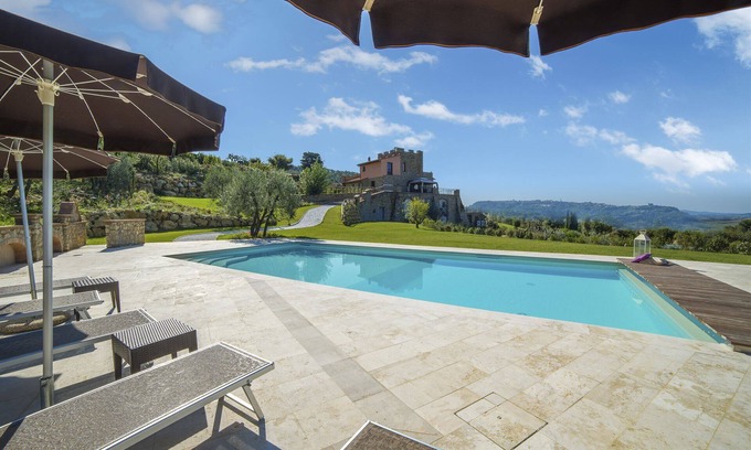 Iano Villa | Private Villa with WIFI, A/C, private pool, TV, terrace, panoramic view, close to San Gimignano