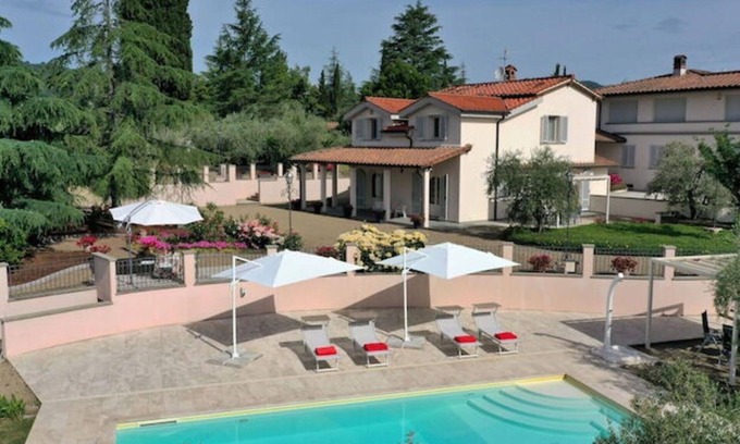 Figline e Incisa Valdarno Villa | Private Villa with WIFI, private pool, A/C, TV, terrace, panoramic view, close to Greve In Chianti