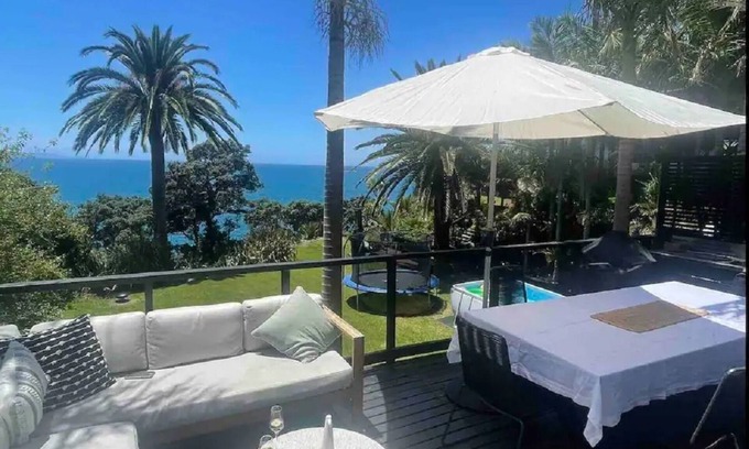 Stanmore Bay House | Private Water Front Paradise