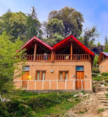 Jibhi Ski Chalet | Private Wooden house in Jibhi by Kahani