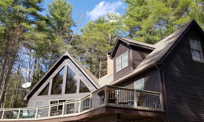 New Marlborough House | Private Woodland Getaway minutes from Ski Butternut