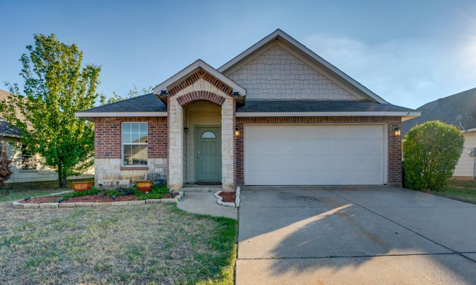 Fort Worth House | Private Yard & Patio: Fort Worth Family Home