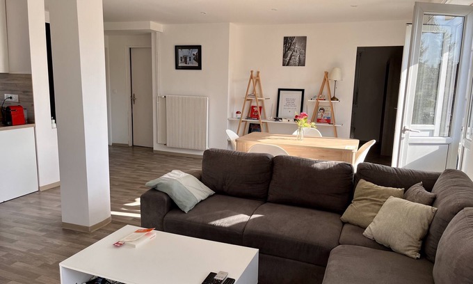 Bischheim Apartment | Proche Cathédrale de Strasbourg ! Appart Moderne Avec vue sur Canal et Parking