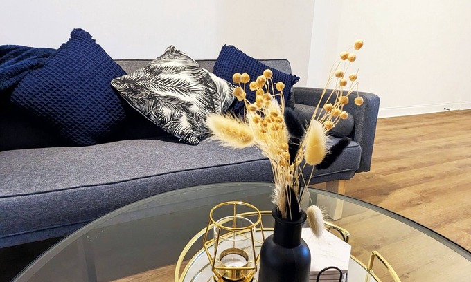 Halstead House | Professional 3 bed 1 bath house with private garden, free parking and WiFi
