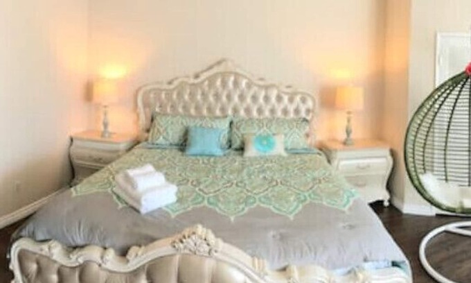 West Covina House | PROMO 5% WEEKLY/10% MONTHLY DISCOUNTnSummer Special Comfort townhouse 4BE/2.5BA