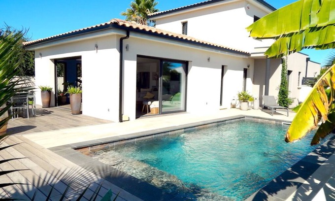 Teyran Villa | PROMO Beautiful contemporary air-conditioned villa with swimming pool