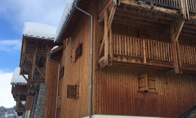 Oz Ski Chalet | Properties 3 bedrooms incl Bathrooms (3), 6 to 9 beds