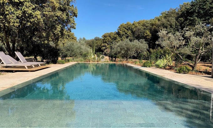 Eygalieres Villa | Propriété 5 *Eygalieres au pieds des Alpilles, piscine et jacuzzi chauffés