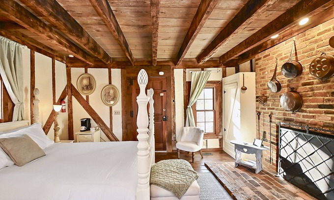Patrick Henry Bed & Breakfast | Prospect Hill Inn & Restaurant
