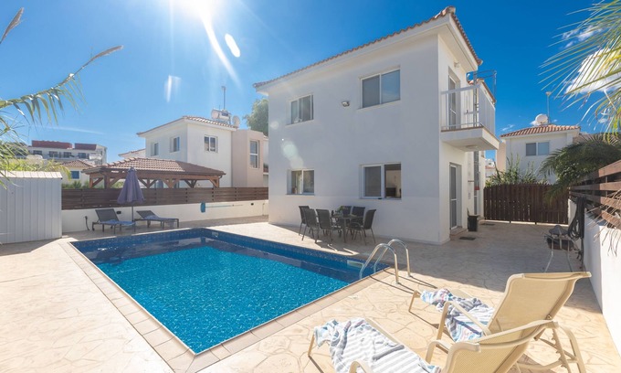 Pernera Cottage | Protaras Blue River Villa BR26 - a villa that sleeps 7 guests in 3 bedrooms
