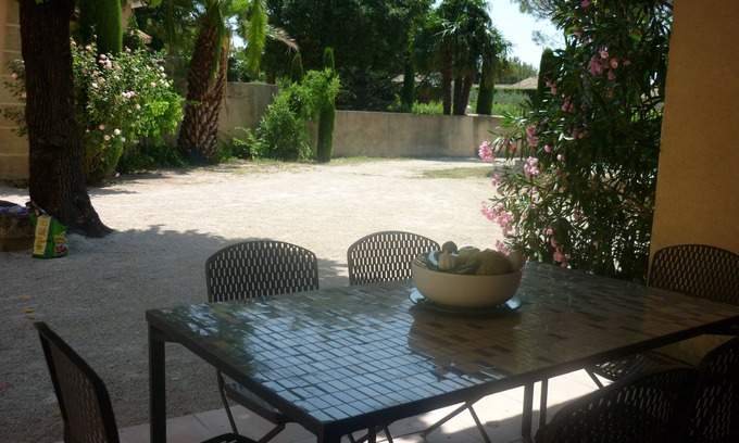 Camaret-sur-Aigues Other | Provençal house with private poolnLOU MAS PEYRETTES