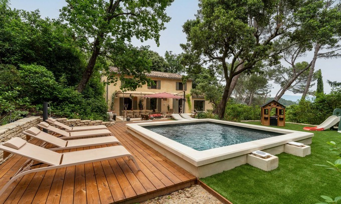 Villeneuve-les-Avignon Villa | Provencal villa 200m2 fully air-conditioned swimming pool with beautiful view of Ventoux