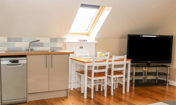 Kirk Sandall Apartment | PROVIDENCE APARTMENT, with a garden in Epworth