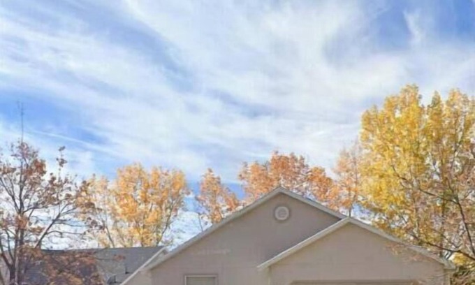 Provo House | Provo Home - self-contained 2 bedroom 2 bathroom upper unit