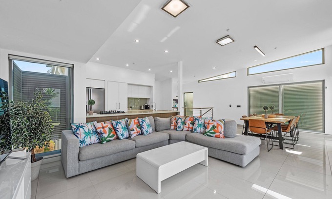 Redcliffe Apartment | Proximity Waterfront Apartments