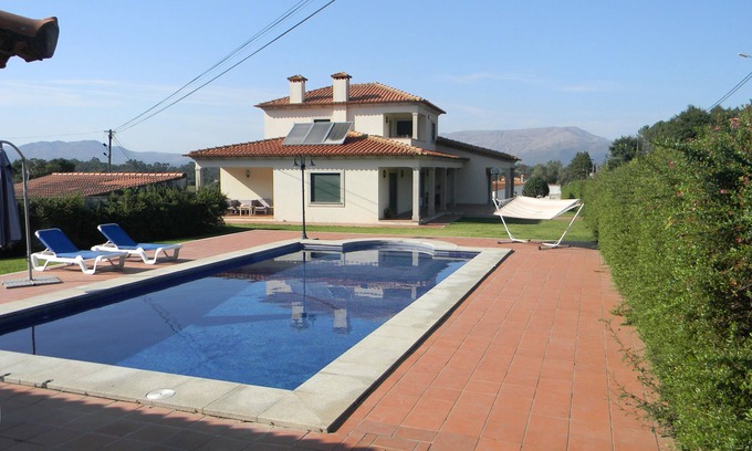 Cardielos Villa | Homerez - Villa in Santa Leocádia de Geraz do Lima