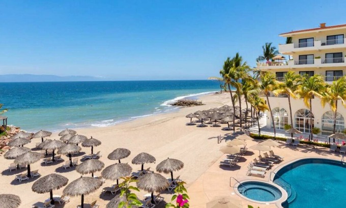 Diaz Ordaz Resort | Puerto Vallarta Paradise: 1 Bedroom Centrally Located & Steps from the Sand