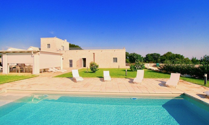 Alberobello Villa | PUGLIA BELLA - Five Bedroom Villa, Sleeps 11