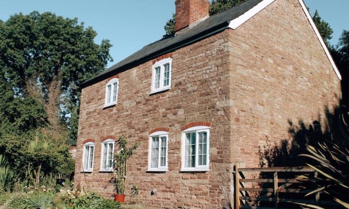 How Caple Cottage | Pump Cottage - Cosy Herefordshire Cottage
