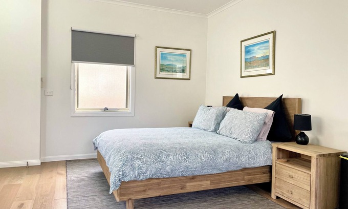 Kensington Apartment | Pumula Studio - Self-contained, close to CBD & Met