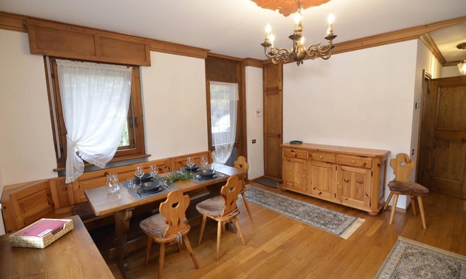 Cortina d'Ampezzo Apartment | Punta Nera Apartment: WI-FI and garden.