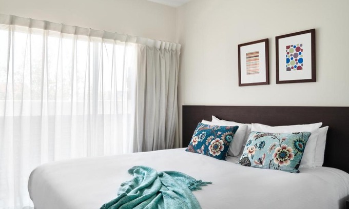 Essendon Apartment | Punthill Essendon