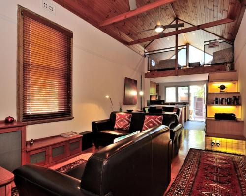 South Fremantle House | Pure Gold - Heritage 2 bedroom terraced cottage