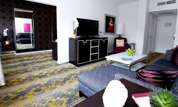 Kalorama Heights Hotel | PURE Wellness Grand 1BR King, Allergy-Free Living, Near The White House