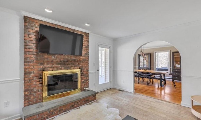 Putnam Valley Apartment | Putnam Valley Estate 4BR - Hot Tub Fireplace