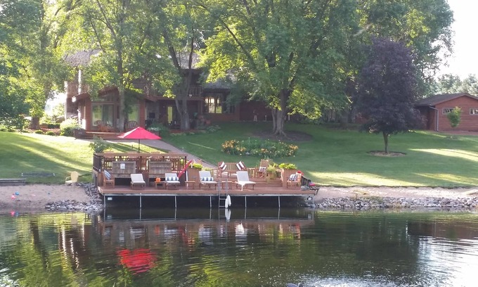 Coloma House | Pvt 35 acre lakefront retreat: LDG sleeps 12- hot tub tennis ct trails and more