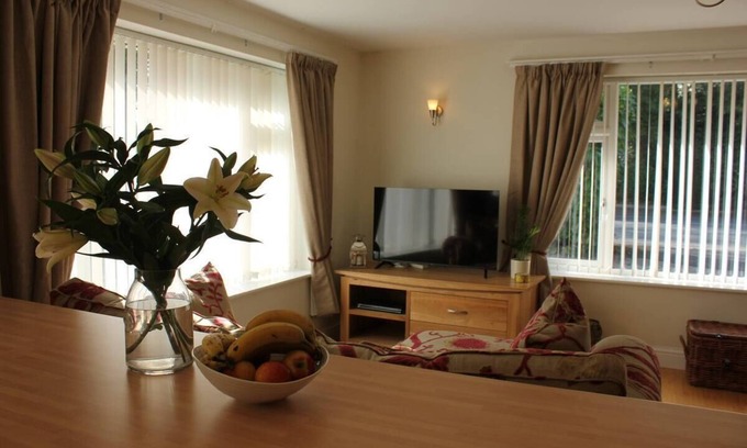 Montpellier House | Quaint 1-bedroom house in Cheltenham