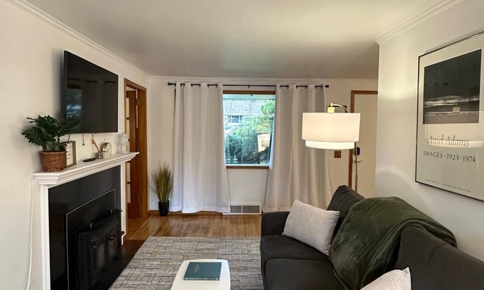 Olympic Hills House | Quaint 3-bed home boasts indoor/outdoor living