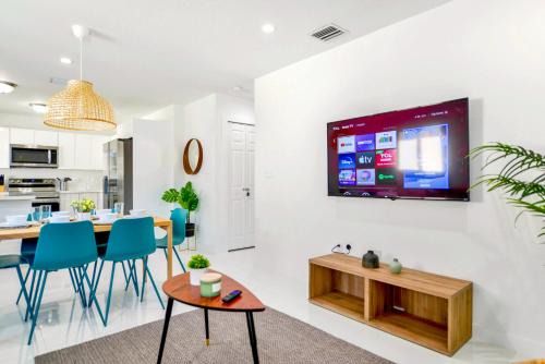 Gladeview House | Quaint 3-Bedrooms Duplex for Your Perfect Stay