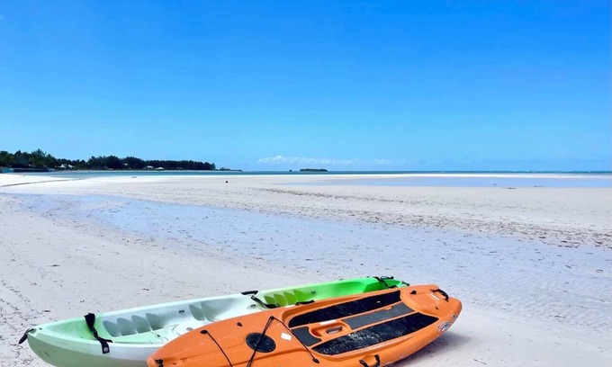 Spanish Wells Cottage | Quaint Cottage, Amazing Views, Free - Motorboat, Kayak, and SUP