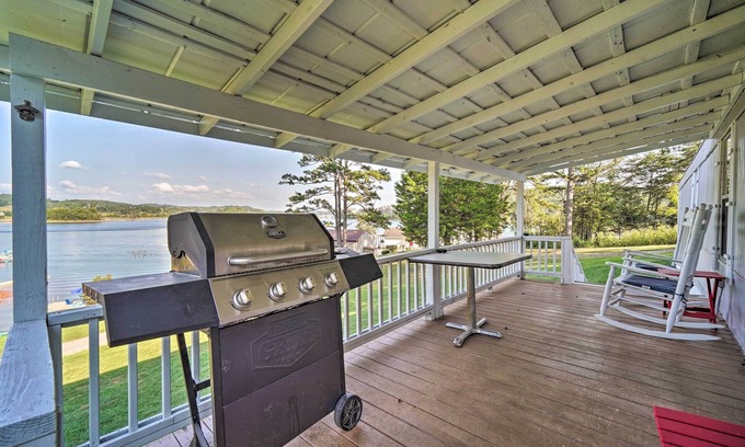 Bean Station Cottage | Quaint Cottage Overlooking Cherokee Reservoir