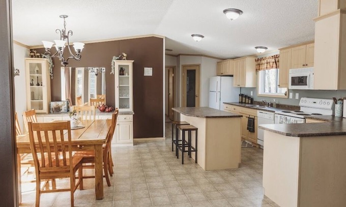 Central Alberta House | Quaint country cottage.